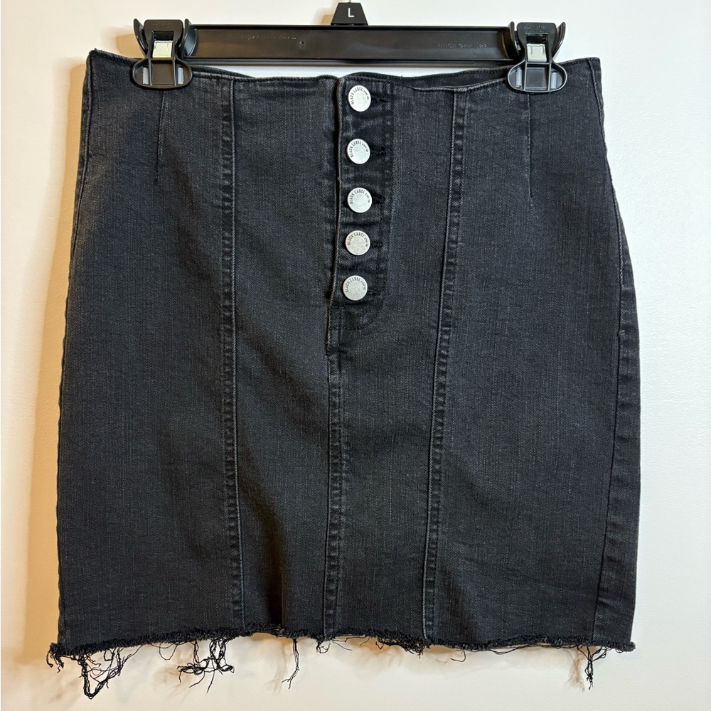 Women’s BLACK LABEL button fly black denim raw edge mini skirt size small